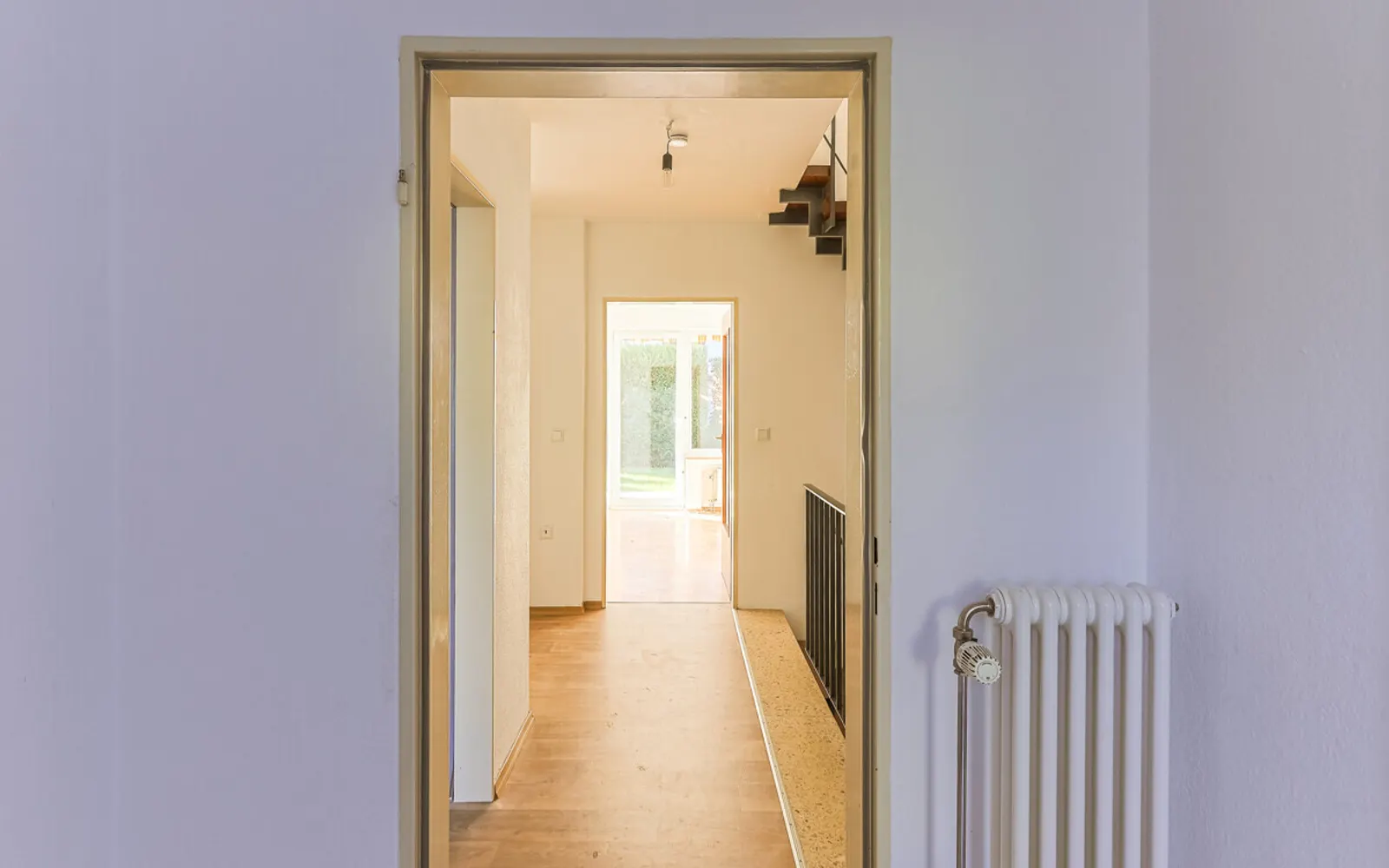 Charmantes Reihenmittelhaus mit viel Potenzial - Bild 9