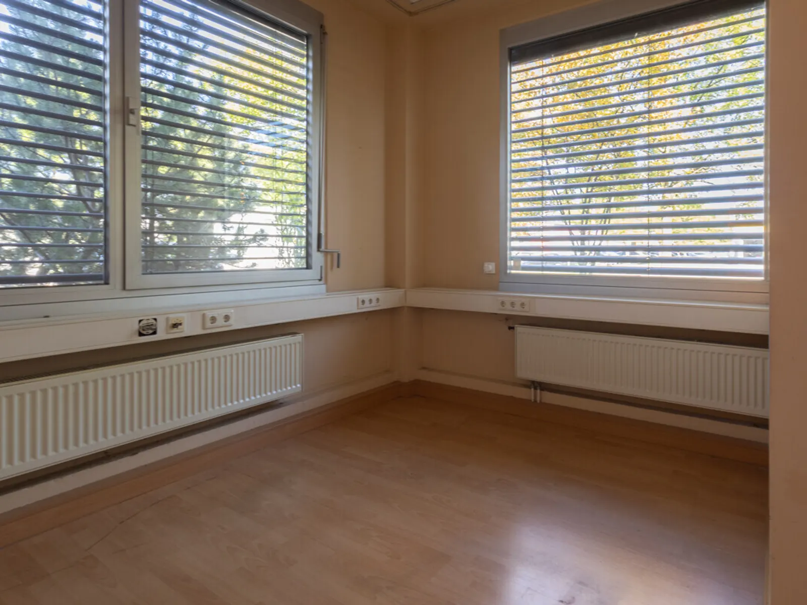 Großzügige Halle mit Büro in Autobahnnähe - Bild 5