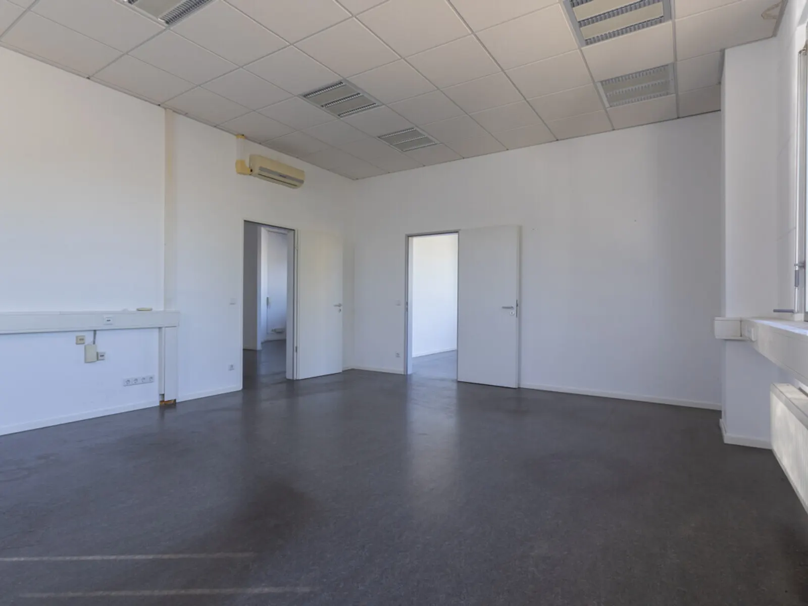 Großzügige Halle mit Büro in Autobahnnähe - Bild 23