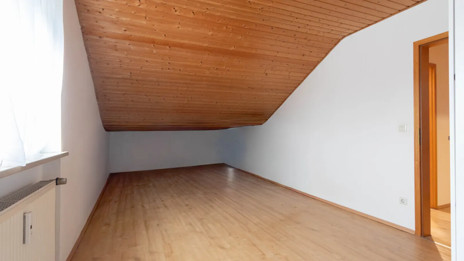 Charmante 2-Zimmer-Wohnung mit Balkon in Ingolstadt-West - Bild 6