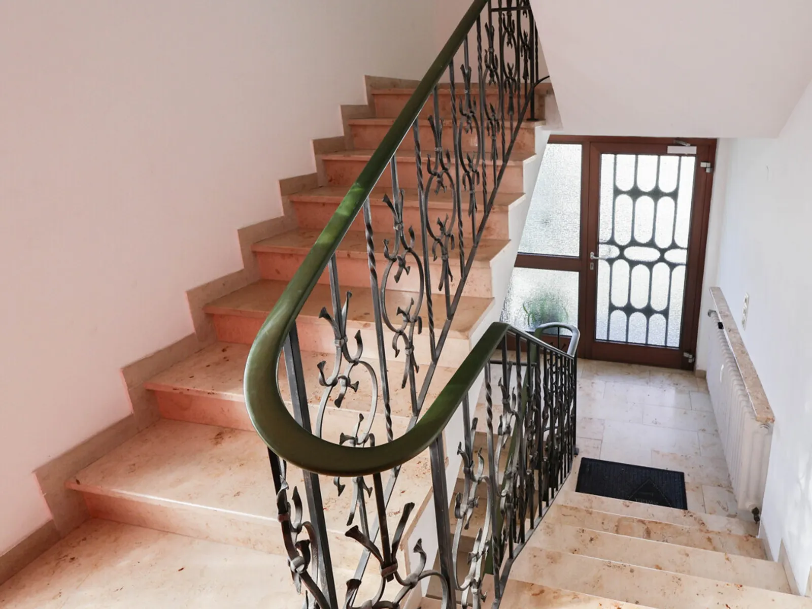 Sofort bezugsfreie 4-Zimmer-Wohnung mit Balkon in ruhiger Lage von Gaimersheim! - Bild 8