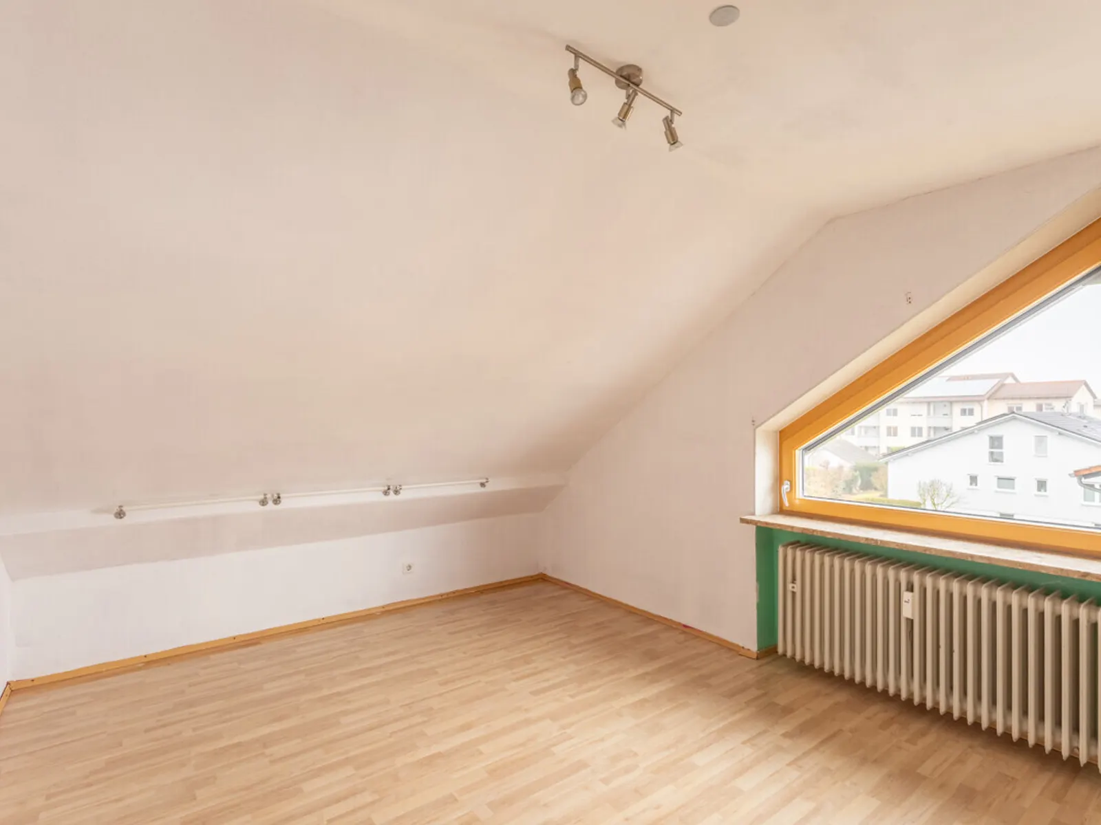 Sofort bezugsfreie 3-Zimmer-Wohnung mit Balkon in ruhiger Lage von Gaimersheim! - Bild 6