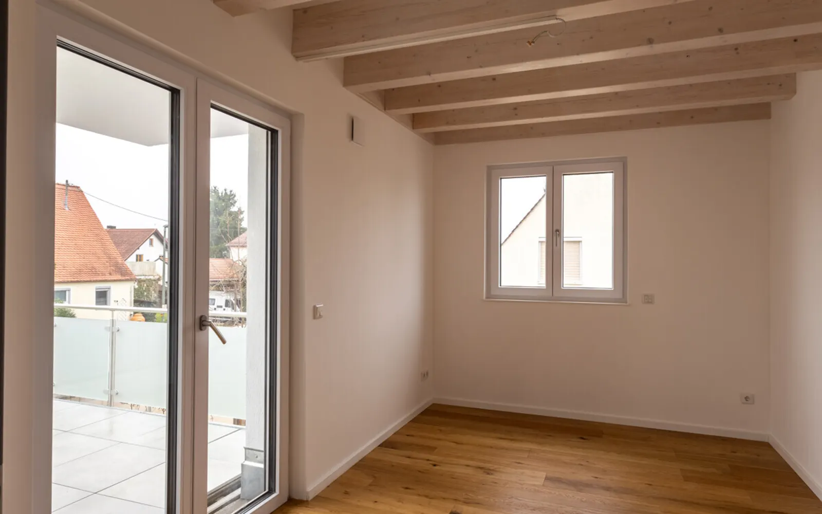 Hochwertige Neubauwohnung mit großer Terrasse im 1. Obergeschoss mit Aufzug! - Bild 8