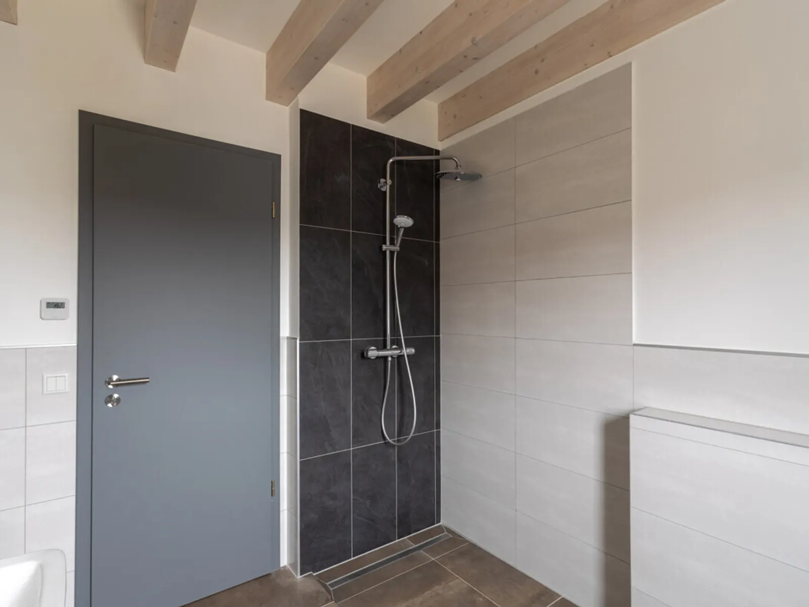 Hochwertige Neubauwohnung mit großer Terrasse im 1. Obergeschoss mit Aufzug! - Bild 10