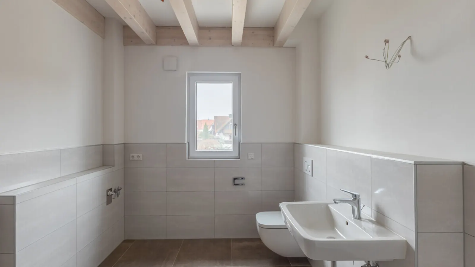 Hochwertige Neubauwohnung mit großer Terrasse im 1. Obergeschoss mit Aufzug! - Bild 9