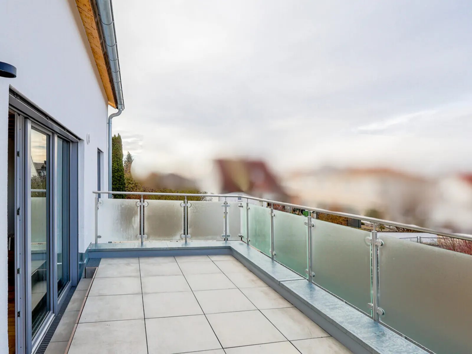 Hochwertige Neubauwohnung mit großer Terrasse im 1. Obergeschoss mit Aufzug! - Bild 8