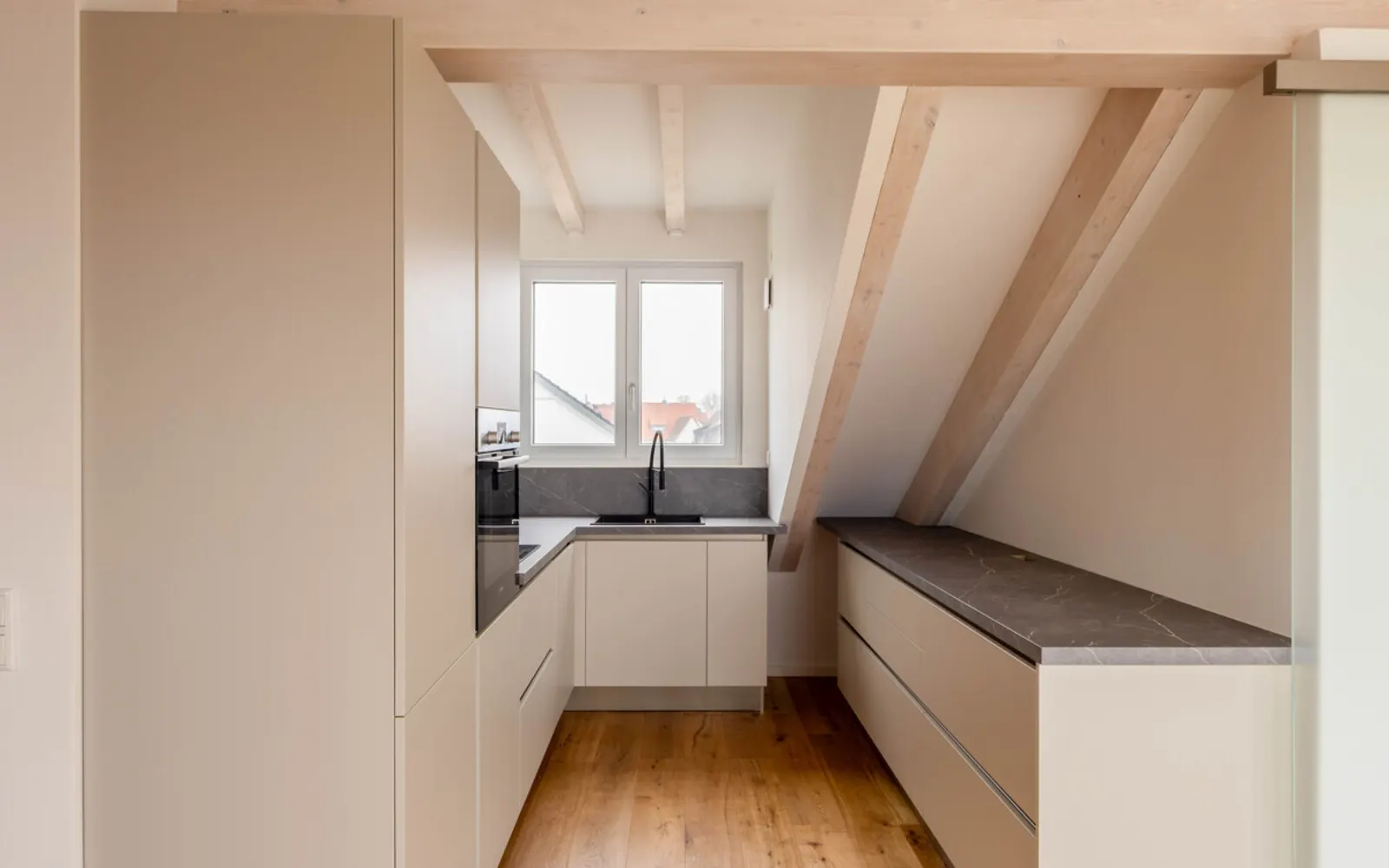 Gemütliche Neubau-Dachgeschosswohnung mit Dachterrasse in ruhiger Lage von Gaimersheim! - Bild 4