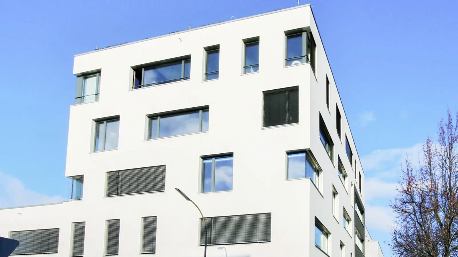 Moderne 2-Zimmer-Wohnung mit Balkon - Bild 1