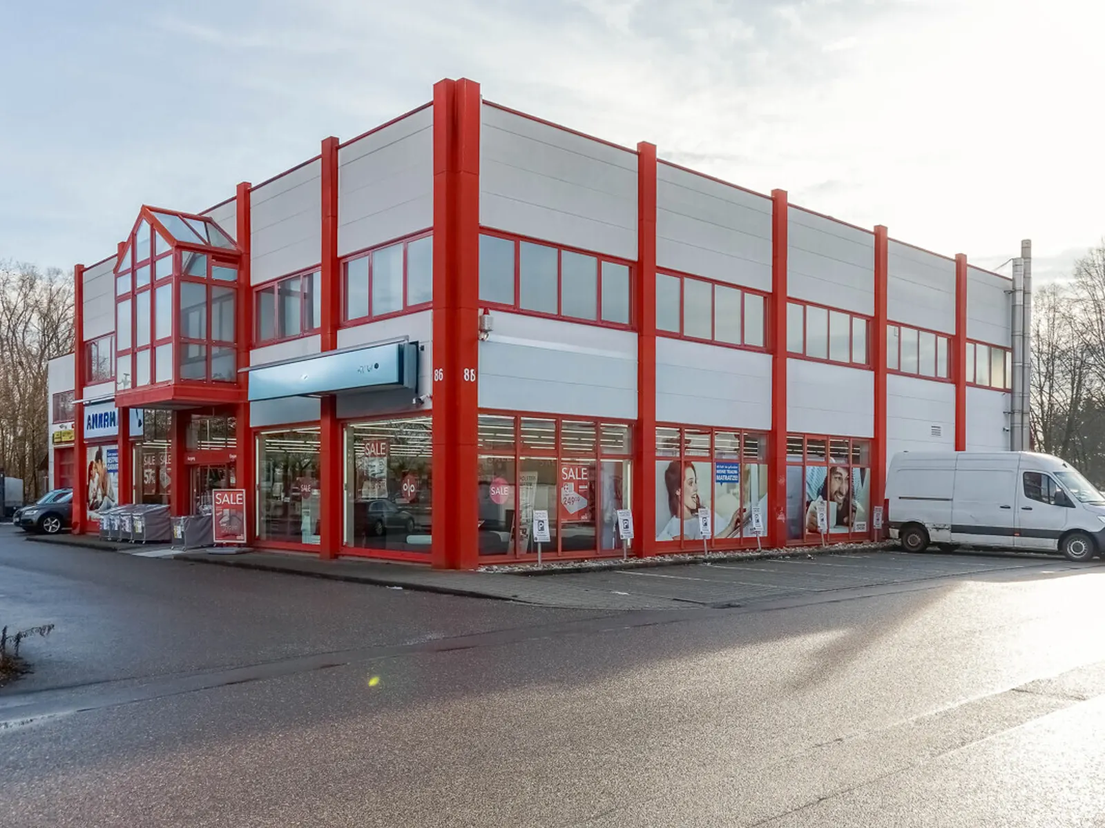 Helle Büroräume mit guter Anbindung an die A9 - Bild 1