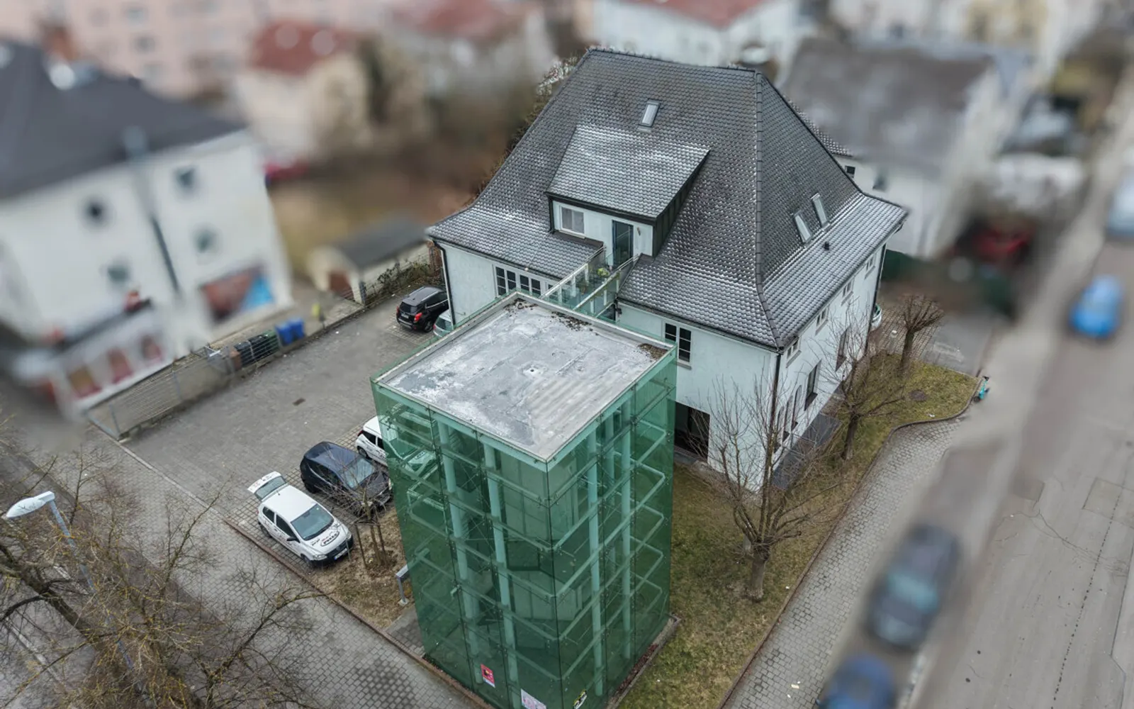 Hohes Bebauungspotential! Grundstück mit Altbestand an frequentierter Straße in Ingolstadt-Süd! - Bild 1