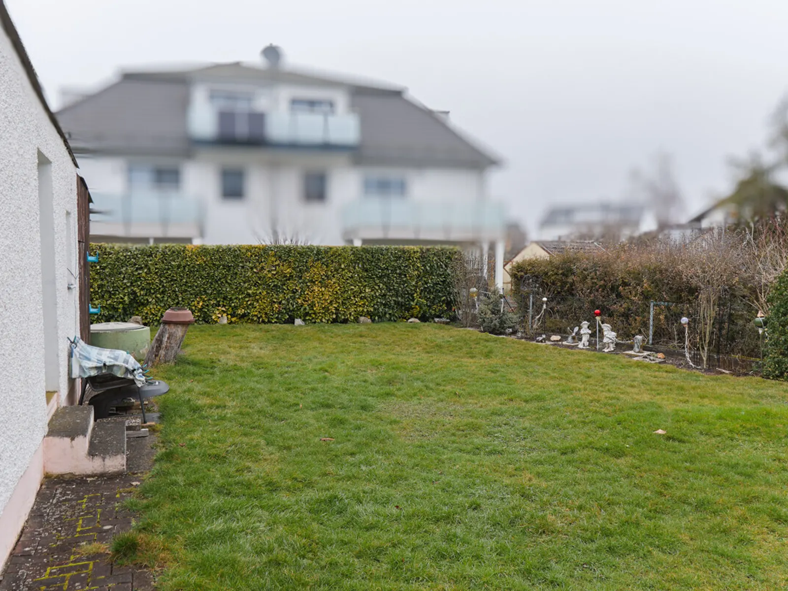 Familienfreundliches Eigenheim mit schönem Garten in ruhiger Lage von Zuchering! - Bild 3