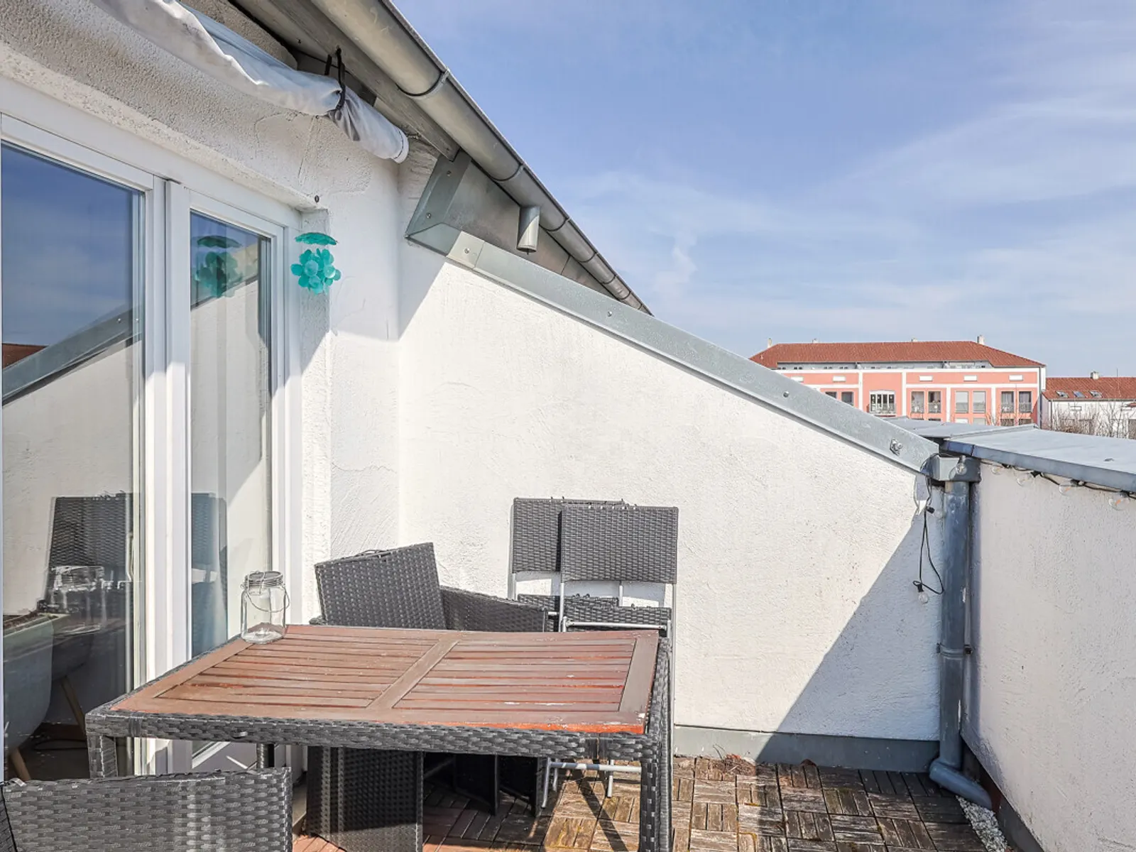 Lichtdurchflutete 2,5-Zimmer mit zwei Balkonen - Bild 4