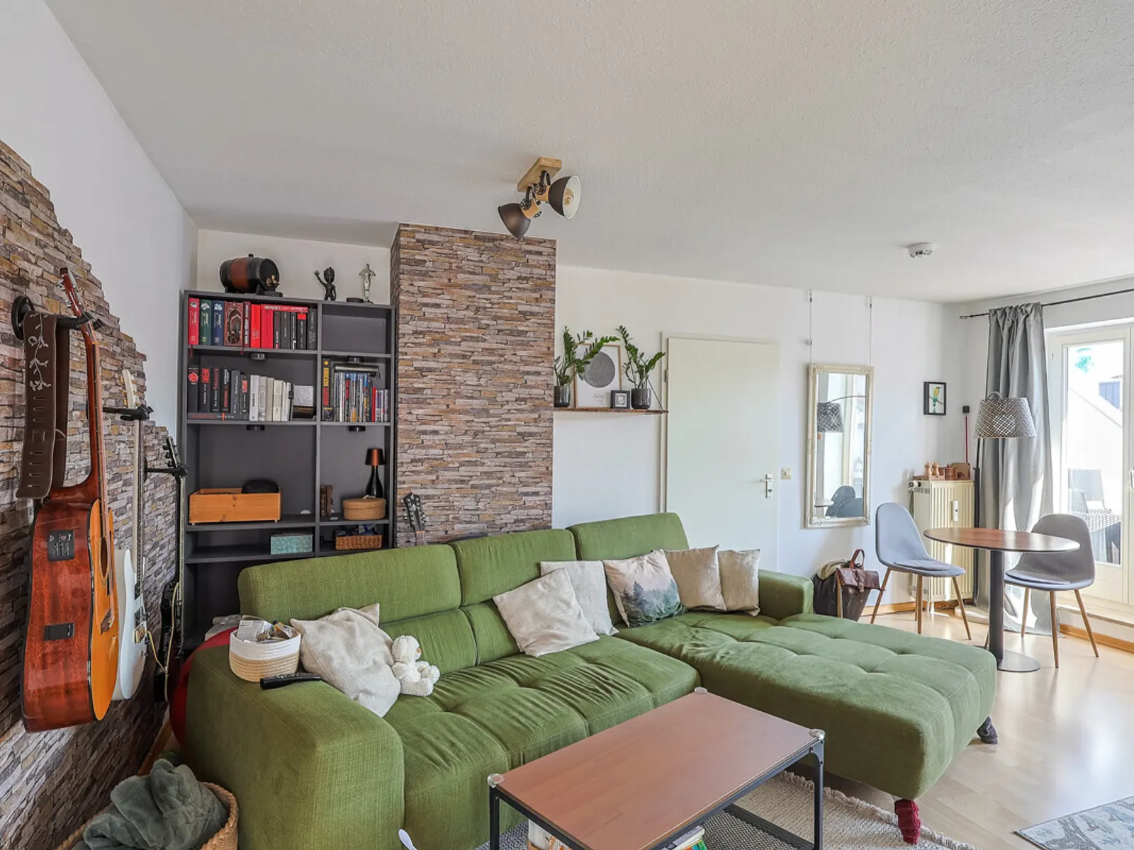 Lichtdurchflutete 2,5-Zimmer mit zwei Balkonen - Bild 3