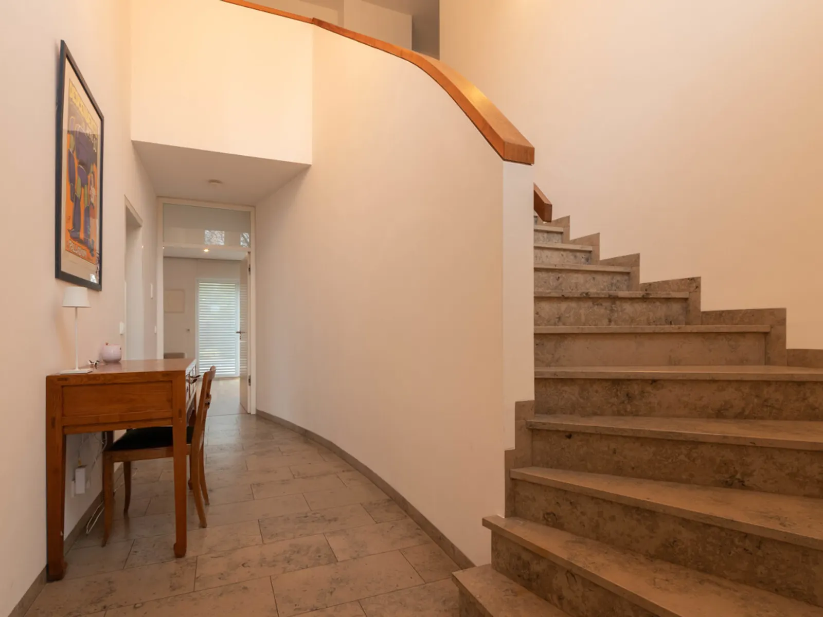 Wunderschönes EFH mit Pool in Bestlage Süd - Bild 10