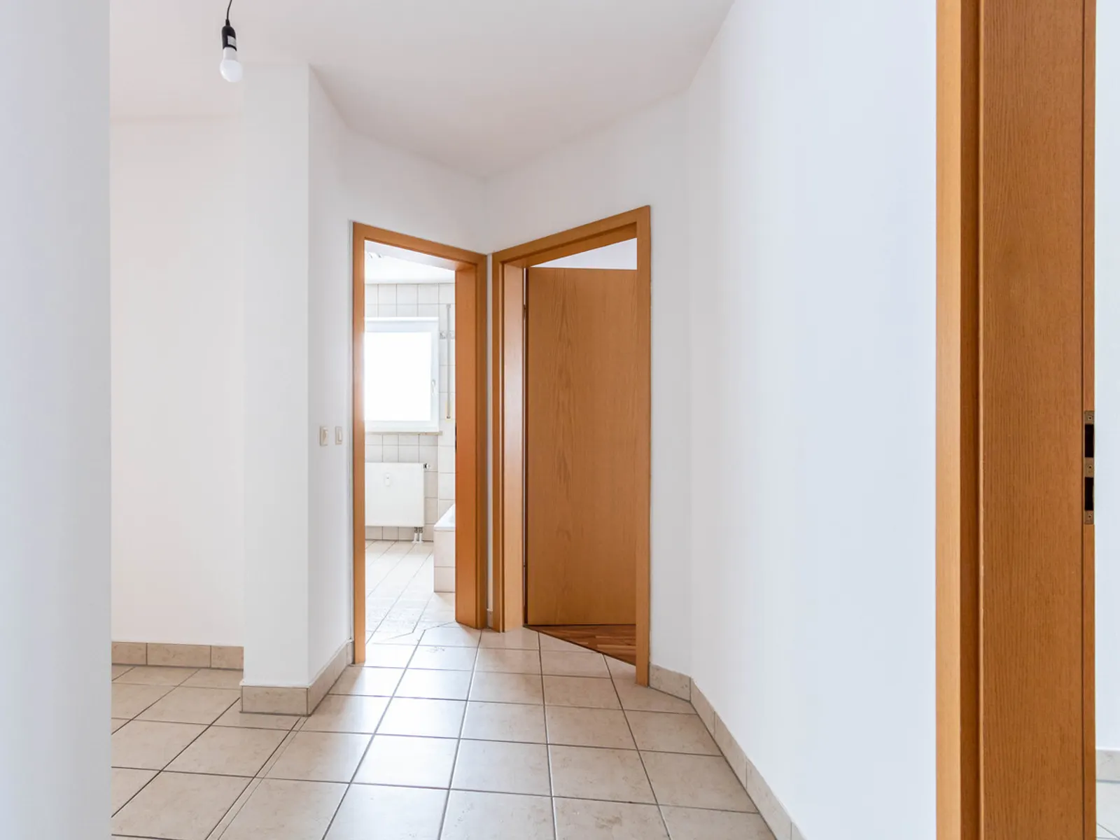 Schöne 2-Zimmer-Wohnung mit Garten - Bild 2