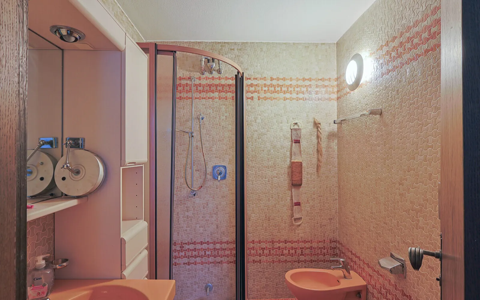 Seltene Gelegenheit: Exklusive Villa mit Indoor-Pool und weitläufigem Grundstück in Gaimersheim - Bild 18