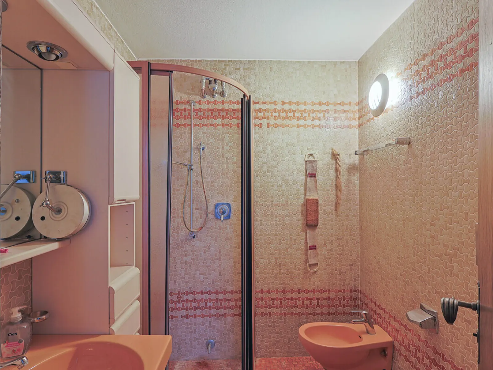 Seltene Gelegenheit: Exklusive Villa mit Indoor-Pool und weitläufigem Grundstück in Gaimersheim - Bild 18