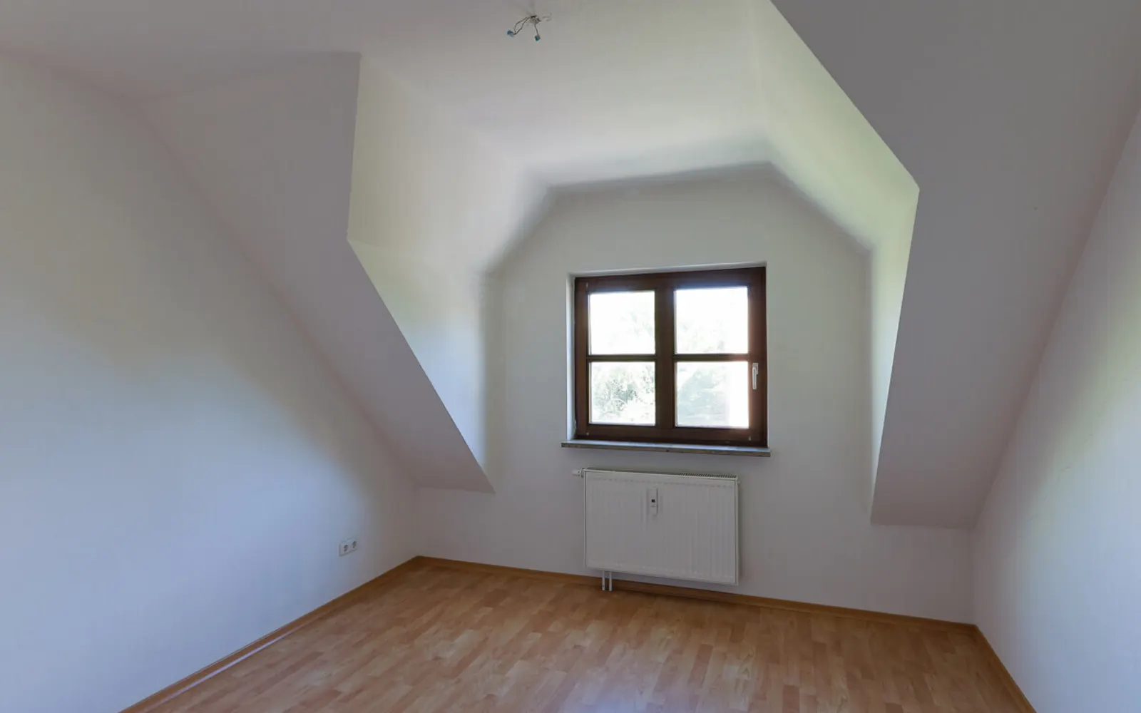 3,5-Zimmer-Maisonette-Wohnung mit Balkon und Tiefgarage in Ingolstadt-Nord! - Bild 3