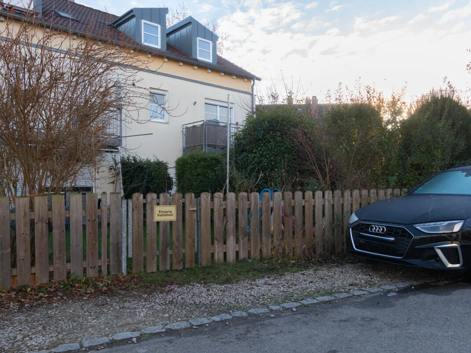 Helle 2-Zimmer Dachgeschoss Wohnung in Ingolstadt Süd - Bild 1