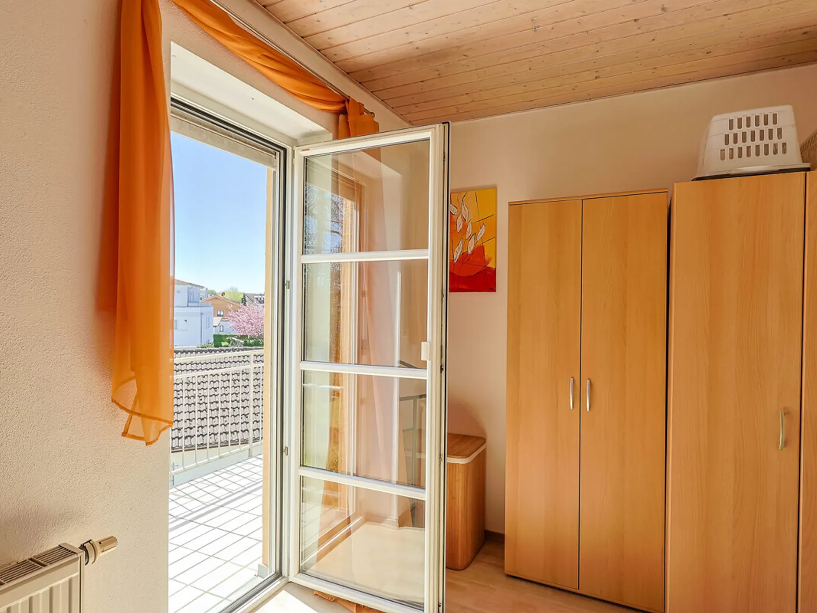 Helle 2-Zimmer Dachgeschoss Wohnung in Ingolstadt Süd - Bild 8