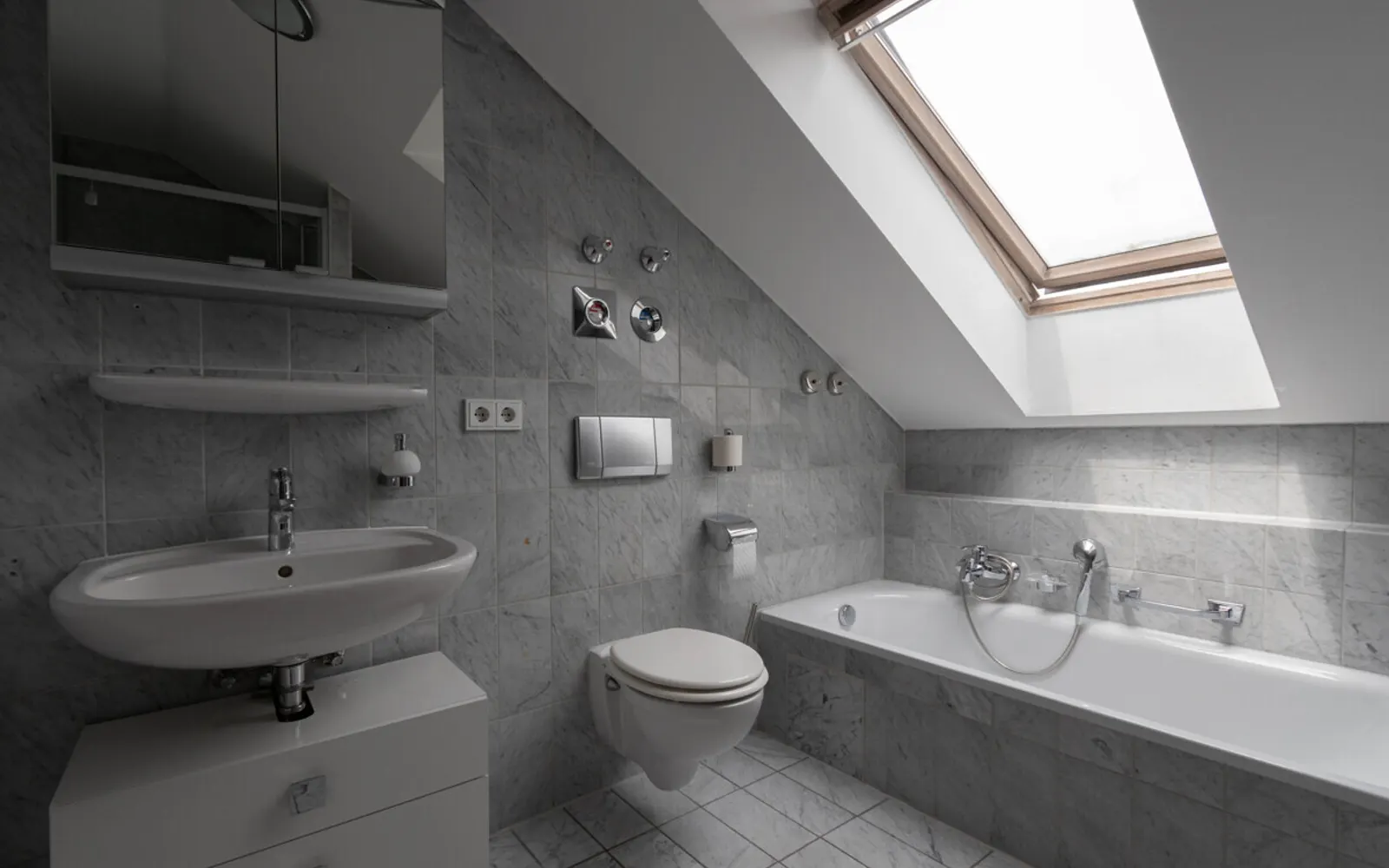4-Zimmer-Dachgeschosswohnung mit Balkon - Bild 6
