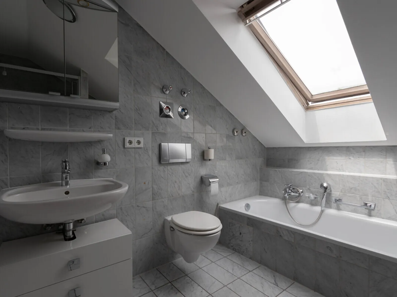 4-Zimmer-Dachgeschosswohnung mit Balkon - Bild 6