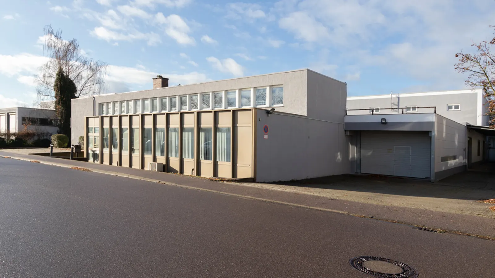 Halle mit Büro im Gewerbegebiet Gaimersheim - Bild 1