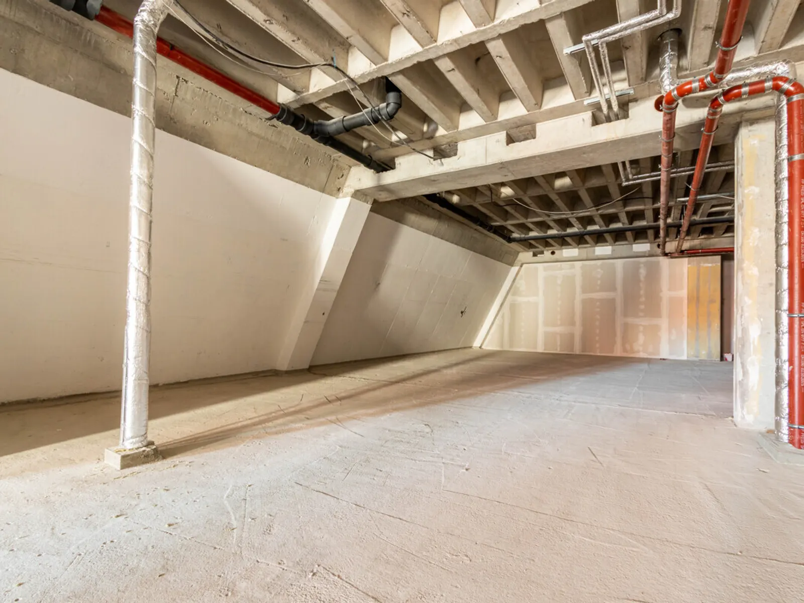 Dachgeschoss-Lager mit viel Platz – 500 m² in Top-Lage - Bild 4