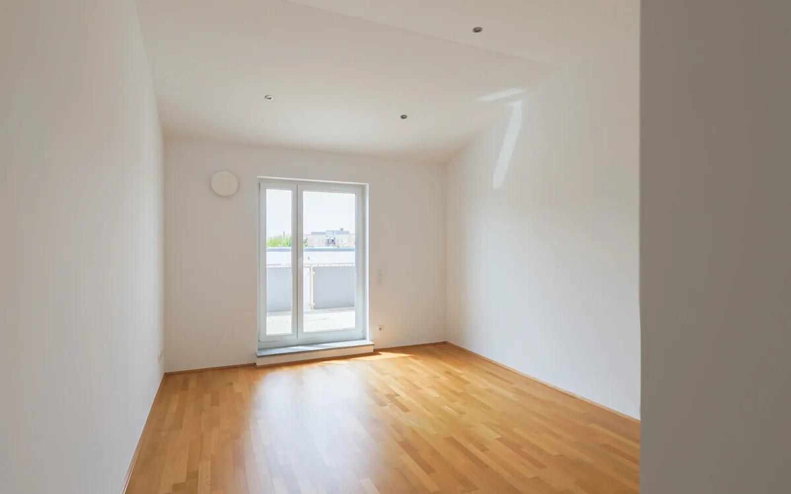 Hochwertige Penthouse-Wohnung mit weitläufiger Dachterrasse in Ingolstadt-Hollerstauden! - Bild 4