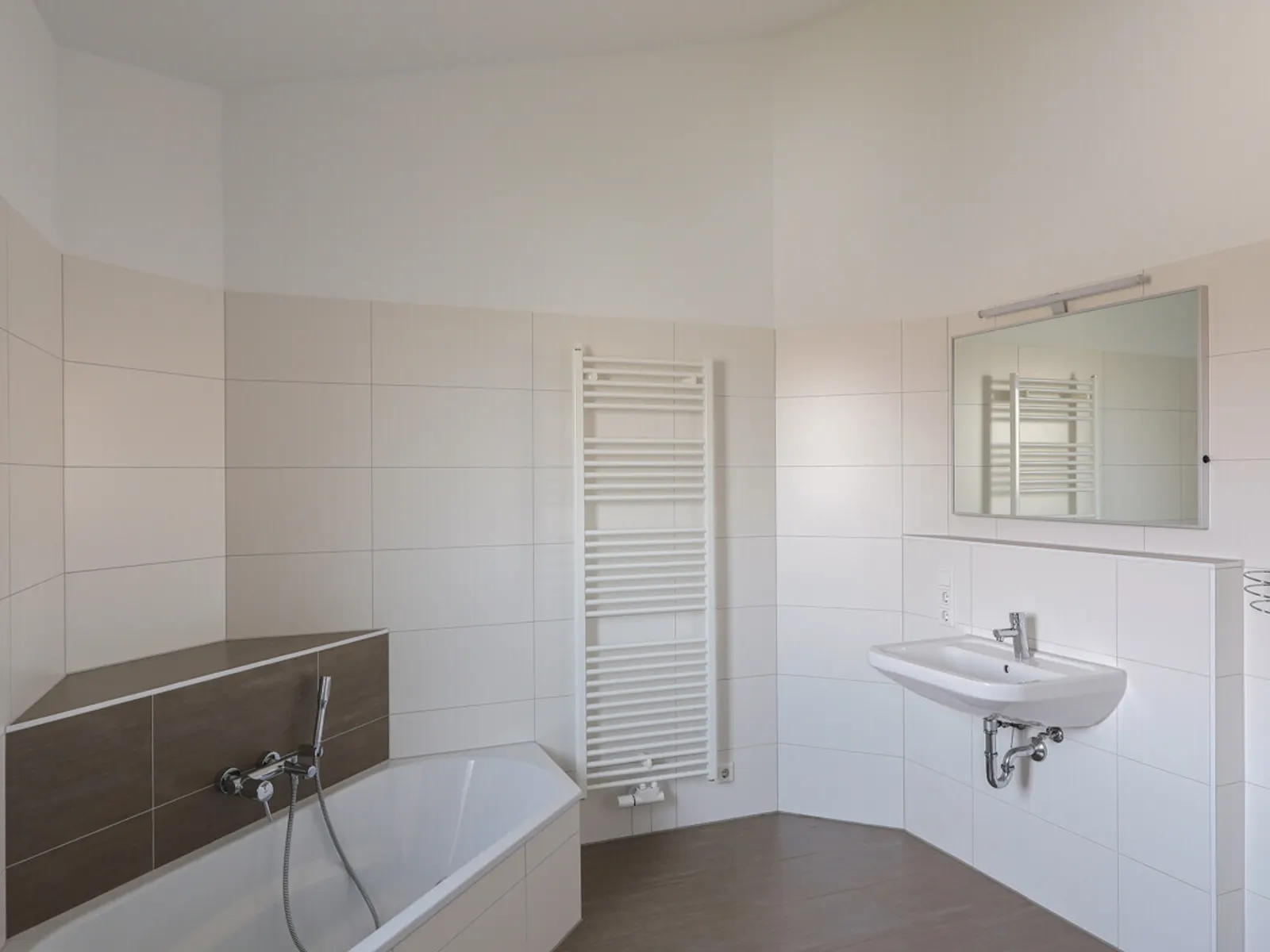 Hochwertige Penthouse-Wohnung mit weitläufiger Dachterrasse in Ingolstadt-Hollerstauden! - Bild 12