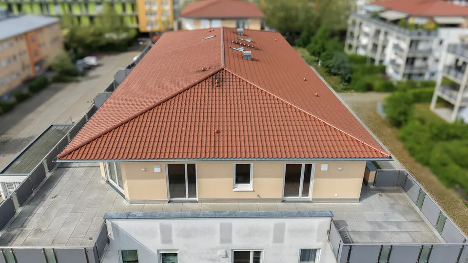 Hochwertige Penthouse-Wohnung mit weitläufiger Dachterrasse in Ingolstadt-Hollerstauden!