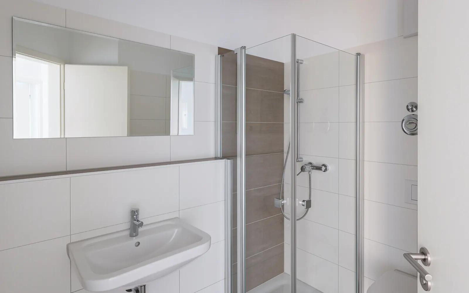 Hochwertige Penthouse-Wohnung mit weitläufiger Dachterrasse in Ingolstadt-Hollerstauden! - Bild 13