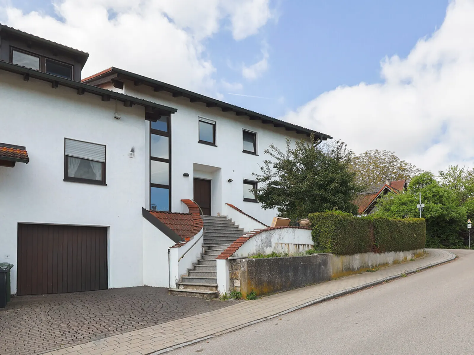 Stilvolle Doppelhaushälfte mit Familiencharme in Gaimersheim - Bild 1