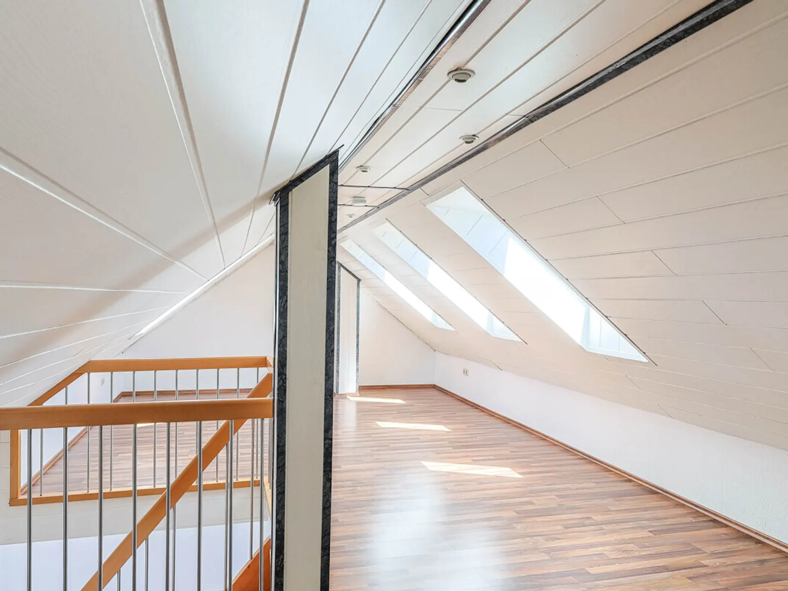 Lichtdurchflutete 3-Zimmer-Wohnung mit ausgebautem Dachboden - Bild 12