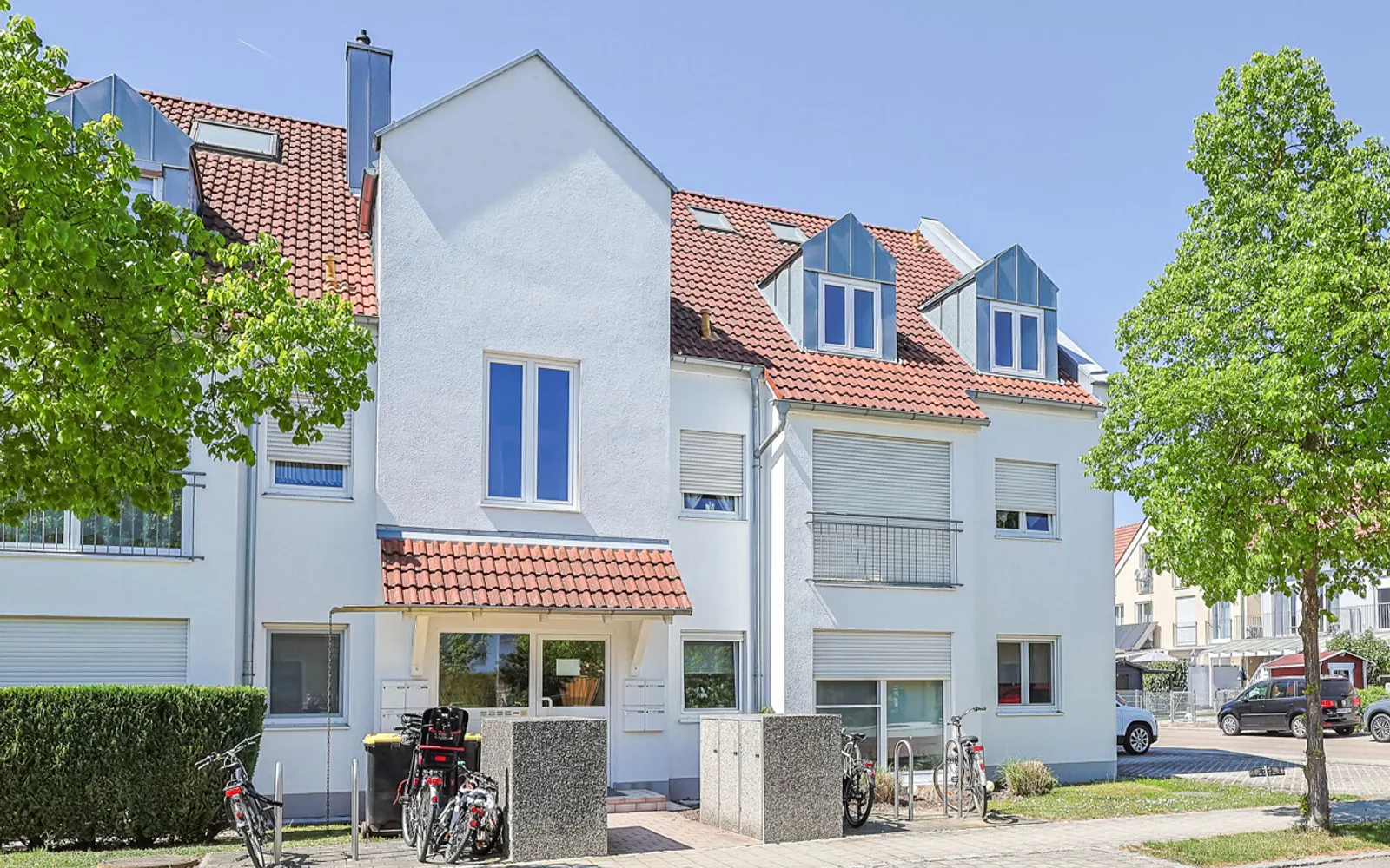 Lichtdurchflutete 3-Zimmer-Wohnung mit ausgebautem Dachboden - Bild 1