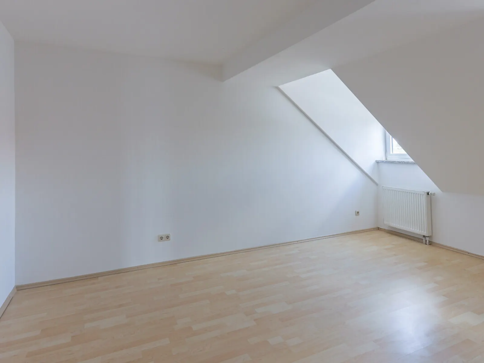 Stilvolle 3-Zimmer-Wohnung mit Wohlfühlcharakter - Bild 3