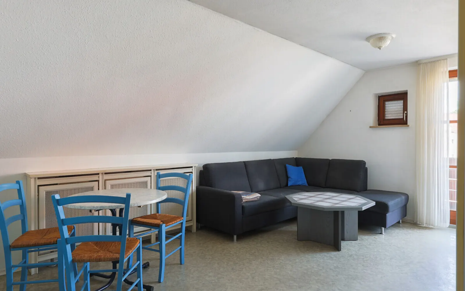 Erbbaurecht - Gemütliche 2-Zimmer-Eigentumswohnung mit TG-Stellplatz in Ingolstadt-Süd! - Bild 2