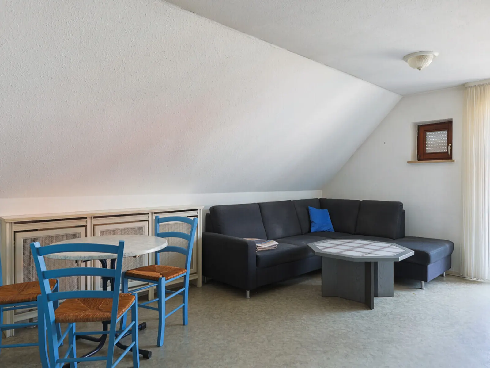 Erbbaurecht - Gemütliche 2-Zimmer-Eigentumswohnung mit TG-Stellplatz in Ingolstadt-Süd! - Bild 2