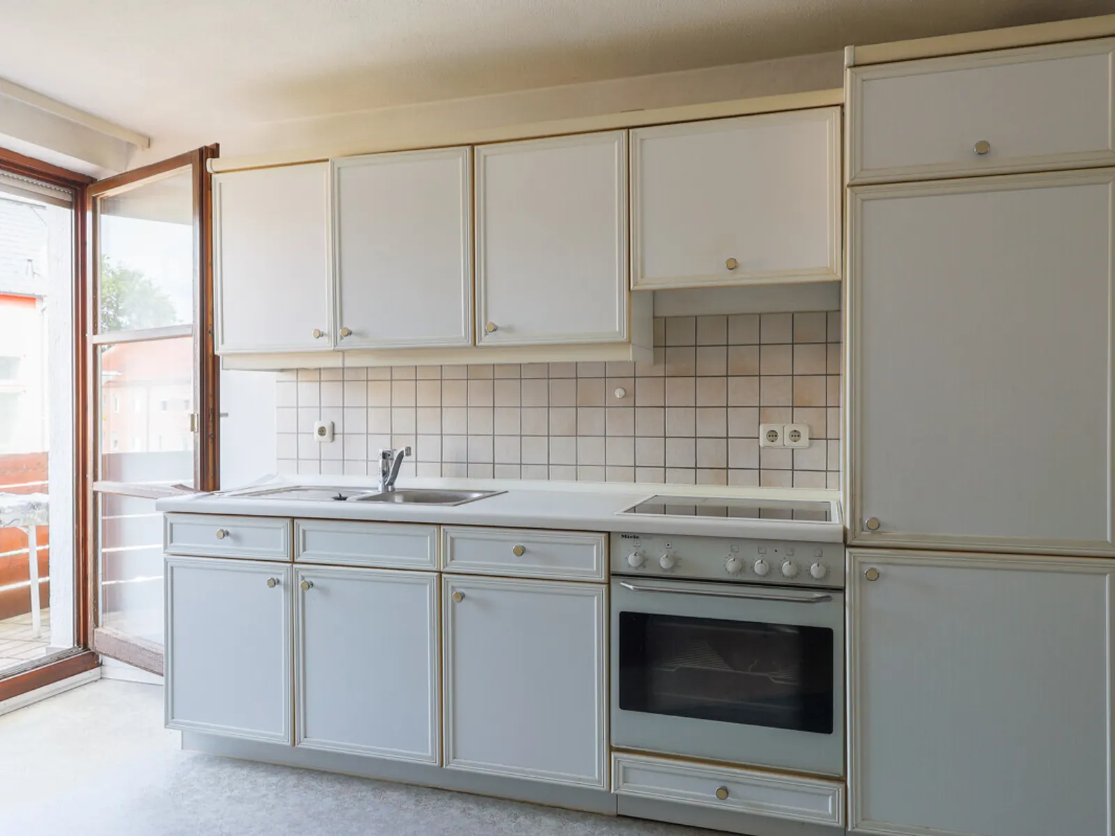 Erbbaurecht - Gemütliche 2-Zimmer-Eigentumswohnung mit TG-Stellplatz in Ingolstadt-Süd! - Bild 4