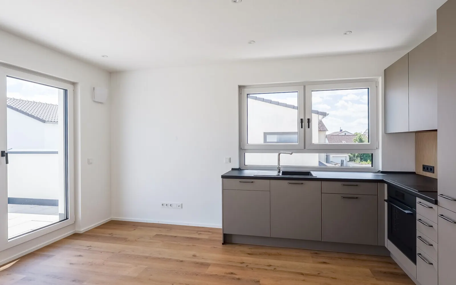 Moderne 2-Zimmer-Wohnung in zentraler Lage - Bild 2