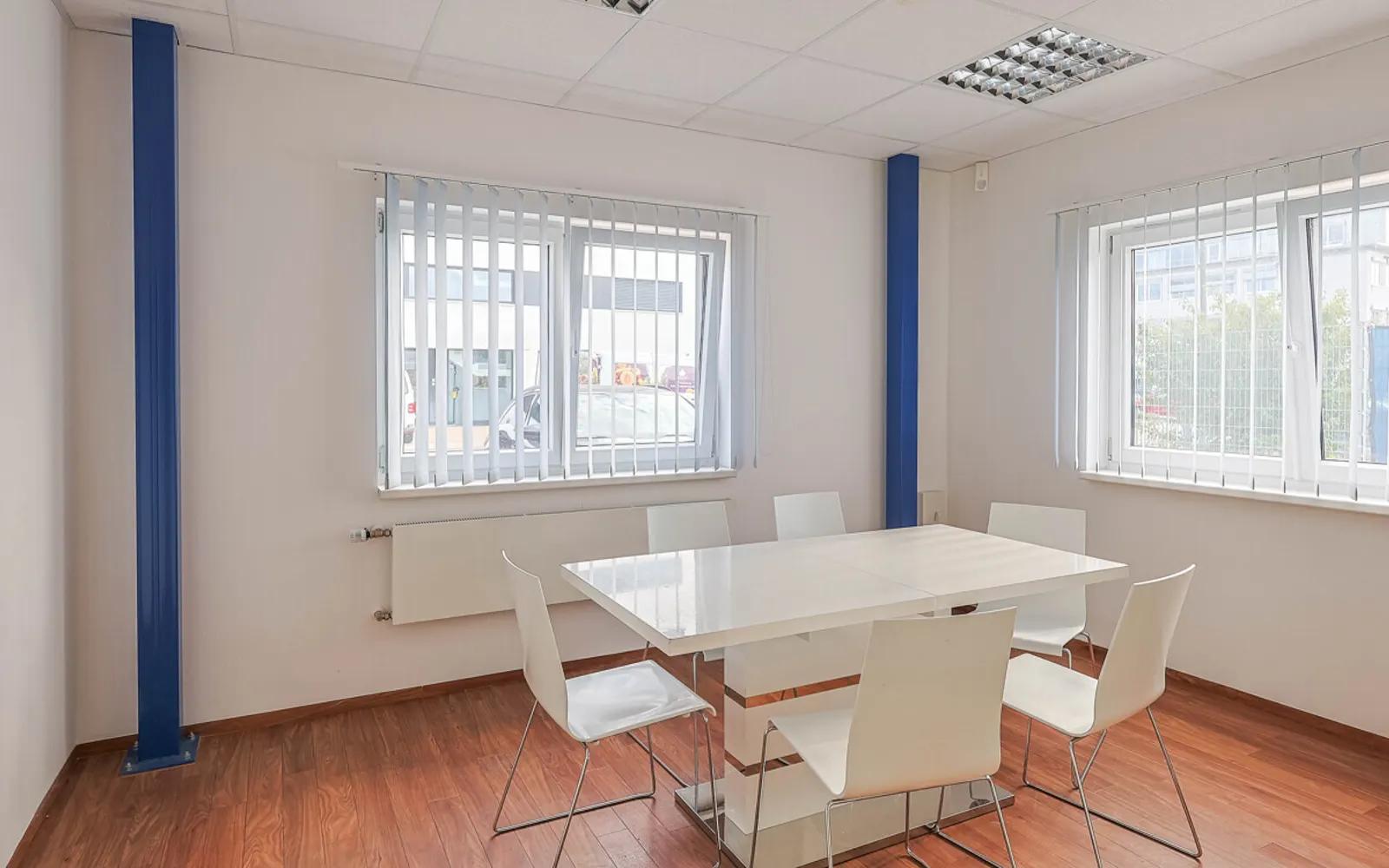 Perfekter Standort für Ihr Unternehmen: Moderne Halle mit komfortablen Büroflächen - Bild 9