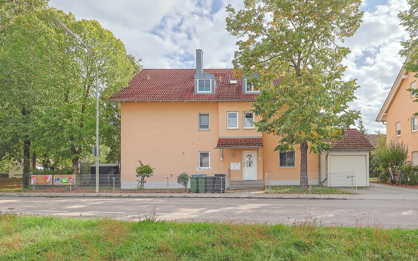 2-Zimmer-Dachgeschosswohnung in gefragter Südlage - Bild 2