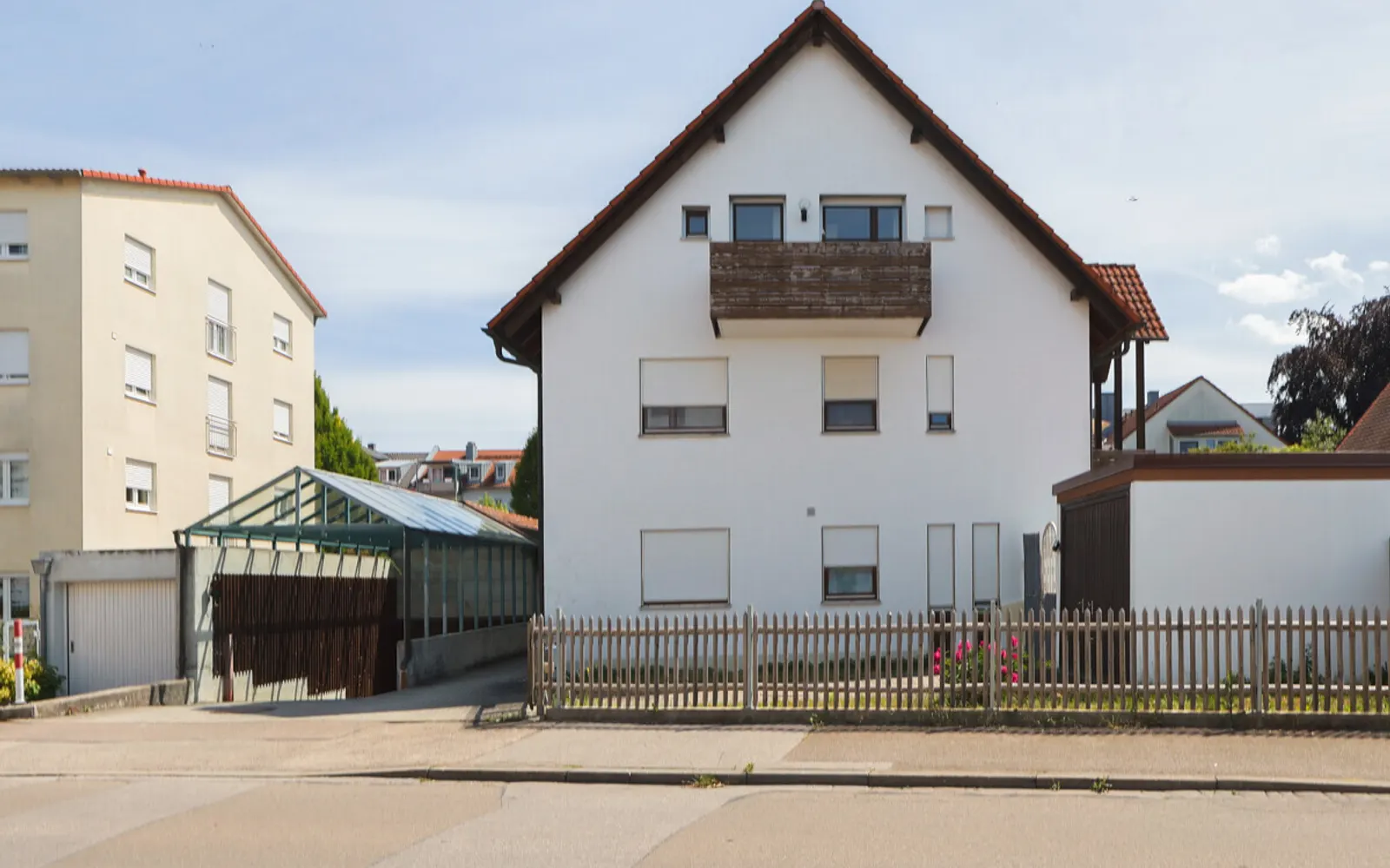 Erbbaurecht! Vermietete 2-Zimmer-Wohnung in Ingolstadt Süd mit umlaufendem Garten! - Bild 1