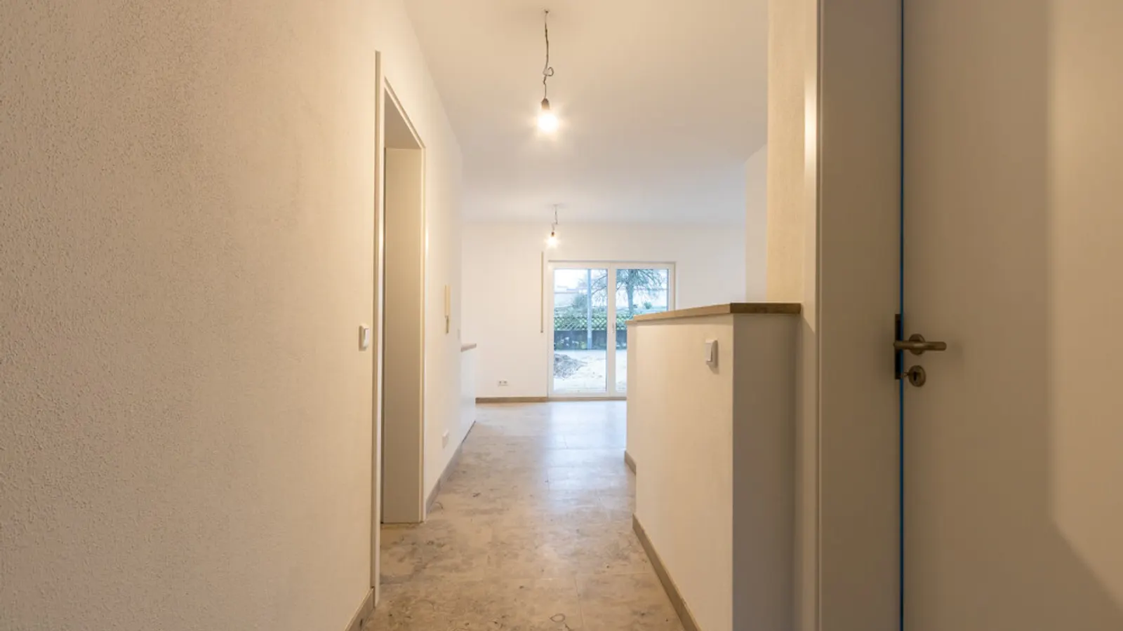 Neuwertige 5-Zimmer-Wohnung mit Garten in Egweil - Bild 8