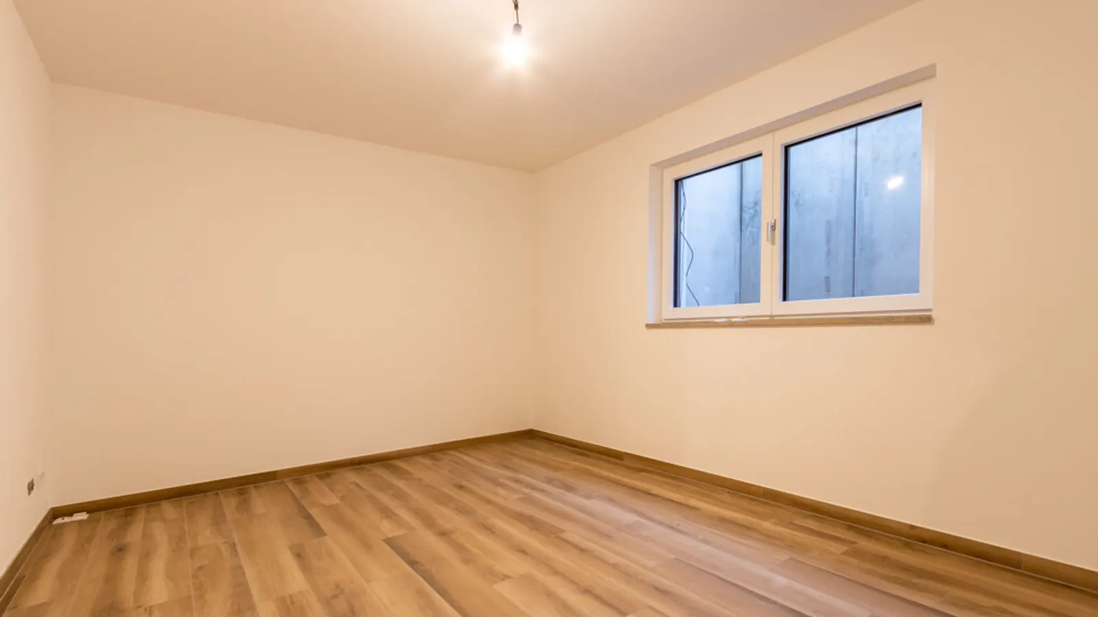 Neuwertige 5-Zimmer-Wohnung mit Garten in Egweil - Bild 14