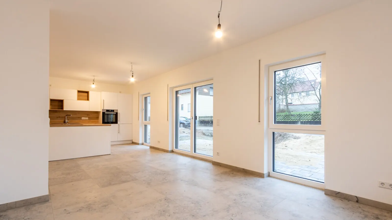 Neuwertige 5-Zimmer-Wohnung mit Garten in Egweil - Bild 3